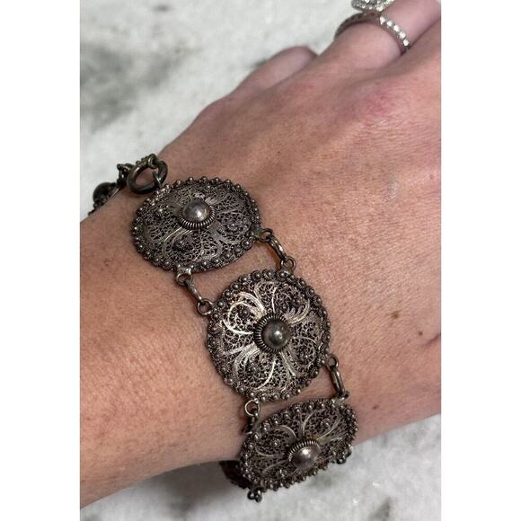 Antique Victorian Sterling Silver Filigree Flower Link Bracelet - Picture 4 of 9